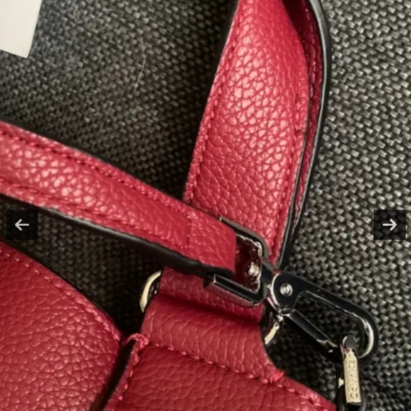 Calvin Klein Leather crossbody bag with Pouch - Picture 3 of 6